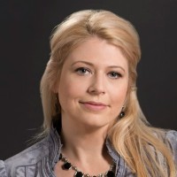 Suzanne Munson
